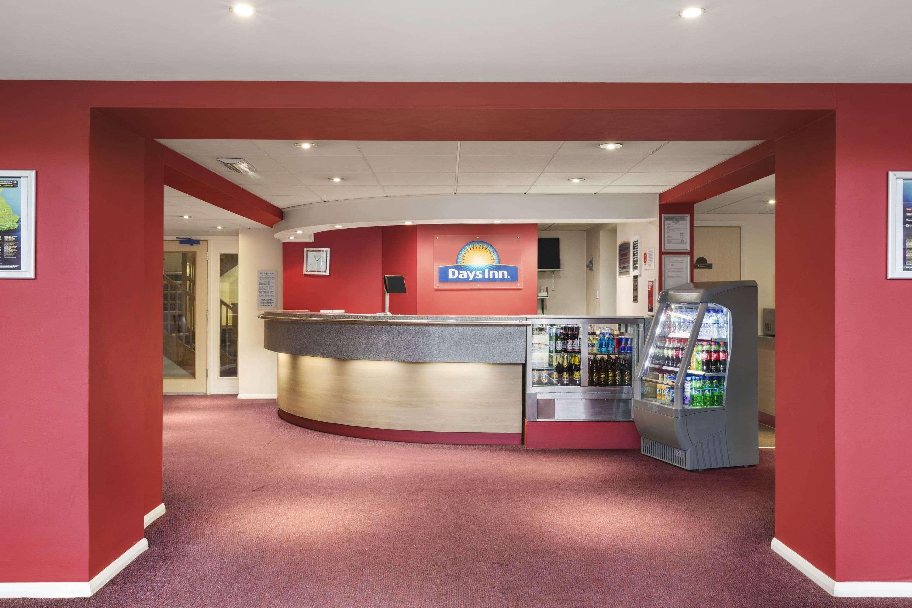 Hotel Ramada London South Mimms Potters Bar Esterno foto