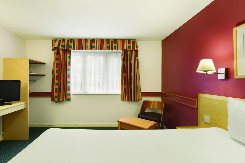 Hotel Ramada London South Mimms Potters Bar Esterno foto
