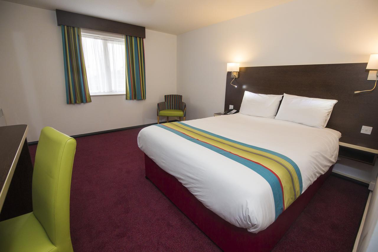 Hotel Ramada London South Mimms Potters Bar Esterno foto